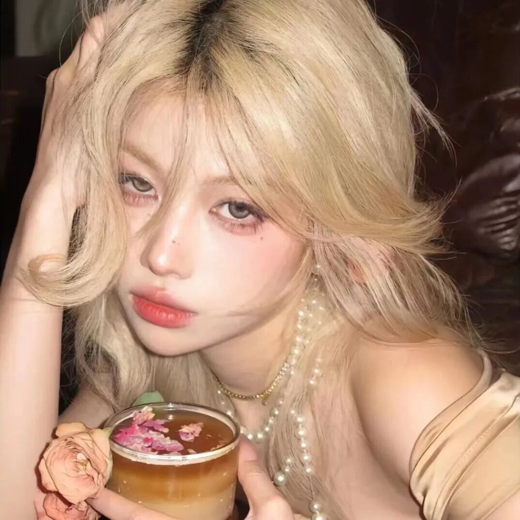 图片[49]-𝙒𝙚𝘾𝙝𝙖𝙩 | 女生头像100张【可直接保存】-优美阁