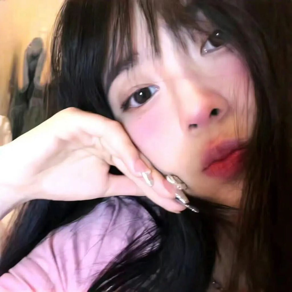 图片[44]-𝙒𝙚𝘾𝙝𝙖𝙩 | 女生头像100张【可直接保存】-优美阁