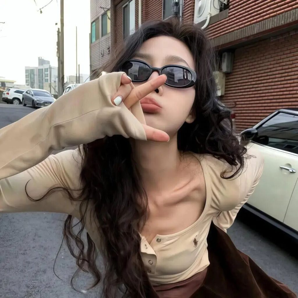 图片[21]-𝙒𝙚𝘾𝙝𝙖𝙩 | 女生头像100张【可直接保存】-优美阁