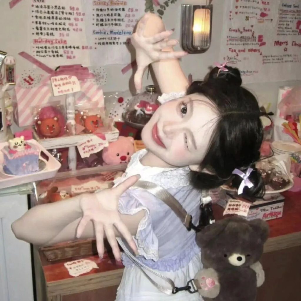 图片[13]-𝙒𝙚𝘾𝙝𝙖𝙩 | 女生头像100张【可直接保存】-优美阁