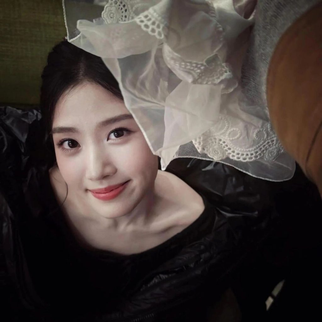 图片[6]-𝙒𝙚𝘾𝙝𝙖𝙩 | 女生头像100张【可直接保存】-优美阁